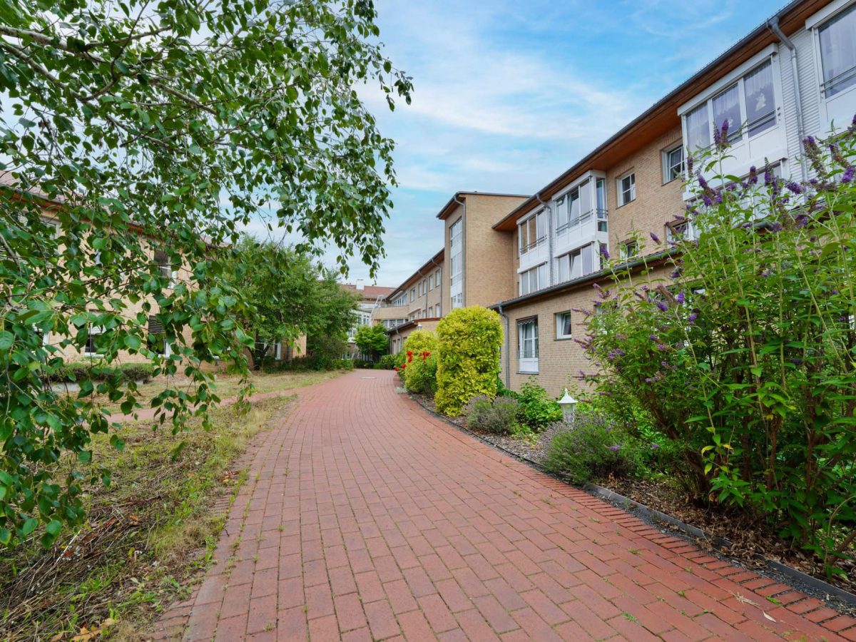 Guenter-Schaefer-Haus-Neuenhagen-Garten (2)