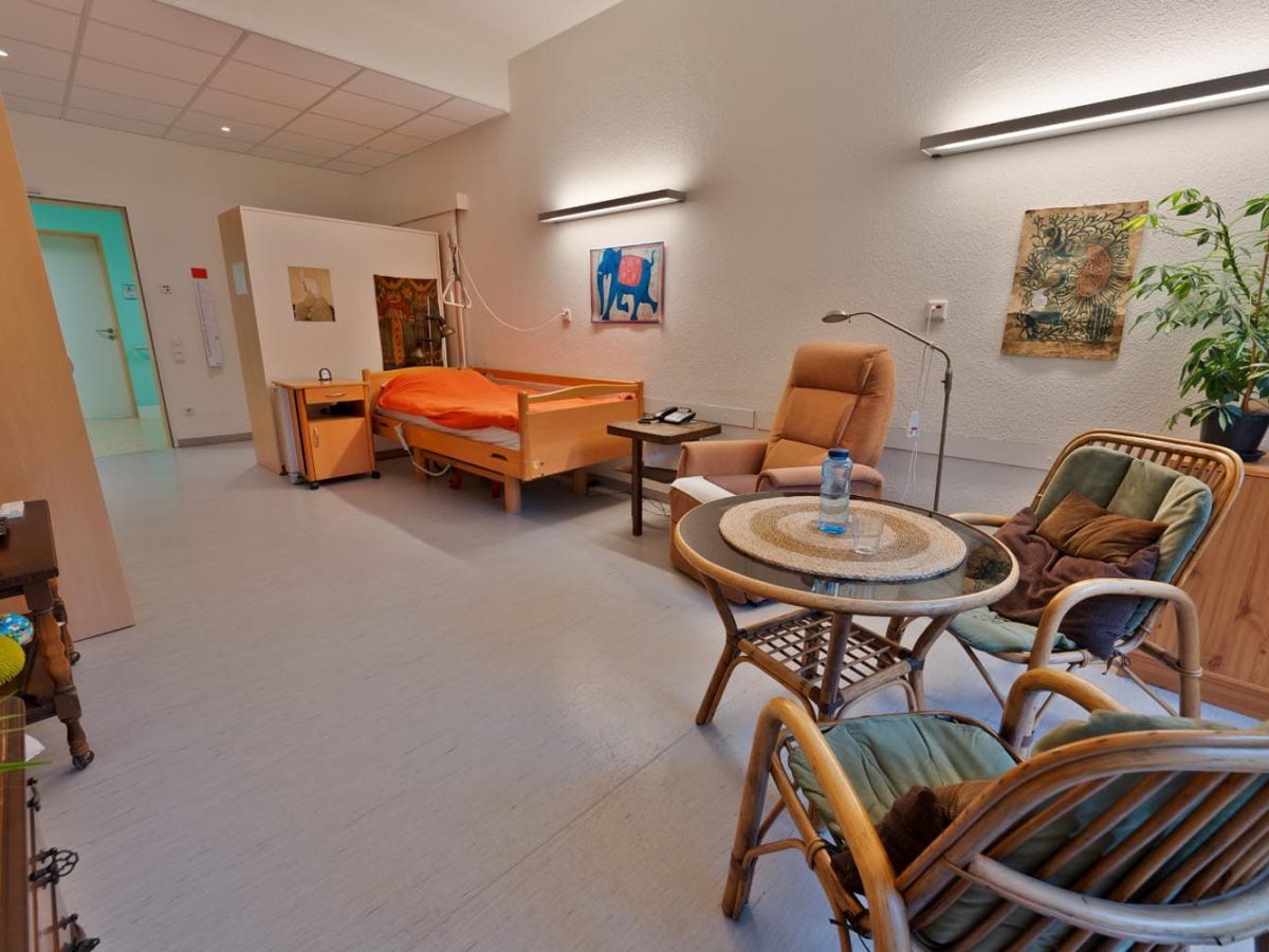 Das Herbert-Ruppe-Haus der Mathilde-Zimmer-Stiftung in Hamburg Seniorenhaus Schlafzimmer