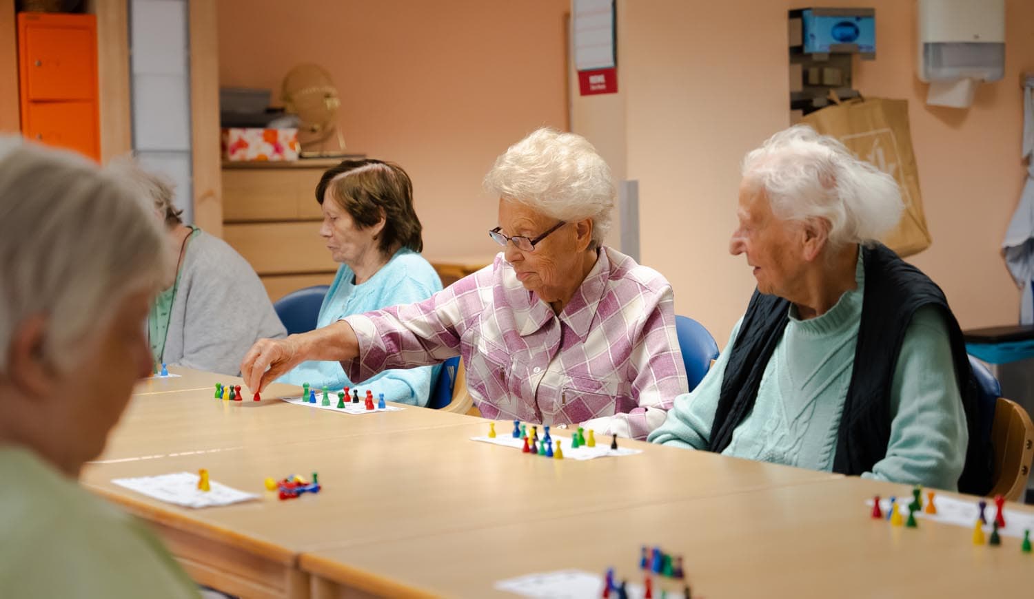 Das Herbert-Ruppe-Haus der Mathilde-Zimmer-Stiftung in Hamburg Gemeinsam Spieleabend