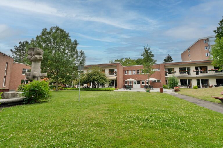 Das Herbert-Ruppe-Haus der Mathilde-Zimmer-Stiftung in Hamburg Seniorenhaus und Servicewohnen