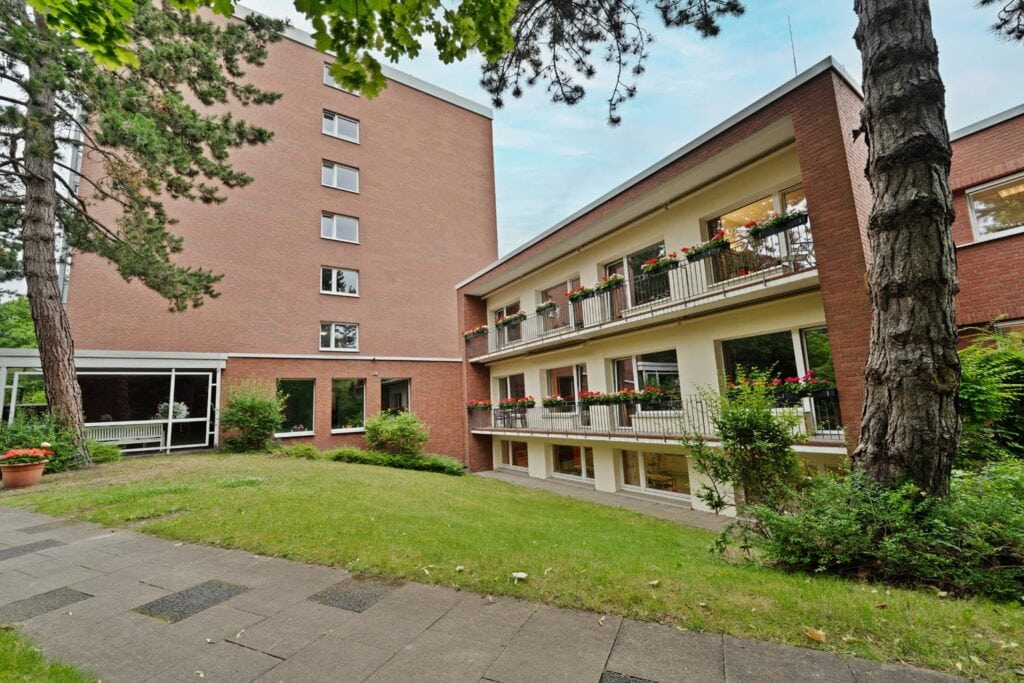 Das Herbert-Ruppe-Haus der Mathilde-Zimmer-Stiftung in Hamburg Seniorenhaus und Servicewohnen Balkone